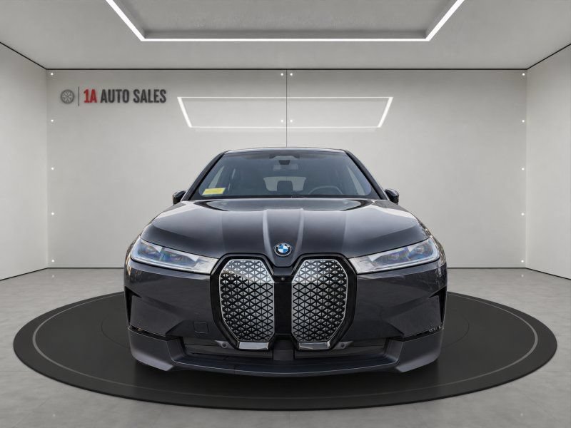 Used 2024 BMW iX xDrive50 w/ Premium Package AWD/4WD image 8