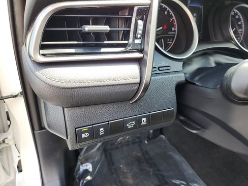 Certified 2022 Toyota Camry LE FWD image 10