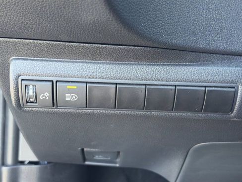 Used 2025 Toyota Corolla LE image 25