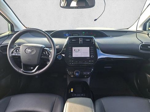 Certified 2022 Toyota Prius XLE image 17