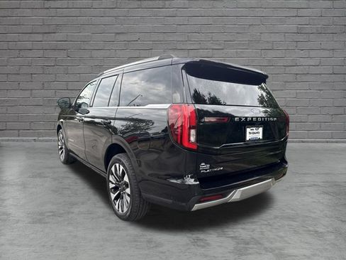Used 2025 Ford Expedition Platinum w/ Driver's Package AWD/4WD image 5