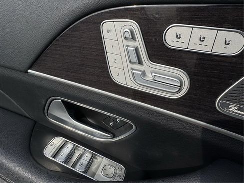 Used 2021 Mercedes-Benz GLS 450 4MATIC image 24