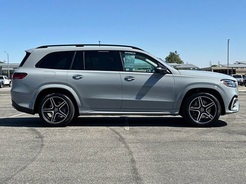 Used 2025 Mercedes-Benz GLS 450 4MATIC image 2