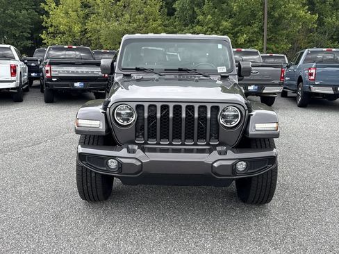 Used 2021 Jeep Gladiator Overland AWD/4WD image 2