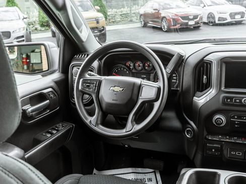 Used 2023 Chevrolet Silverado 1500 Custom image 12