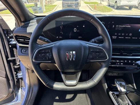 Used 2025 Buick Envista Avenir image 24