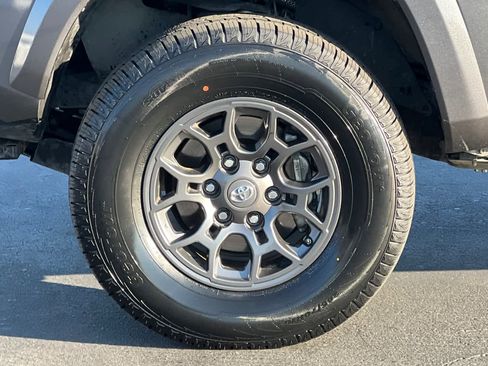 Used 2018 Toyota Tacoma SR5 image 27