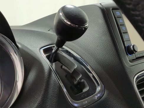 Used 2013 Chrysler Town & Country Touring w/ Trailer Tow Group image 32