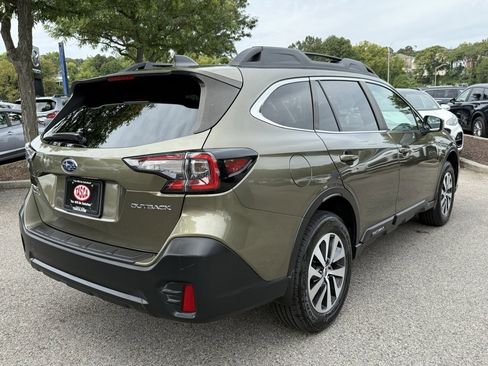 Certified 2022 Subaru Outback Premium image 6