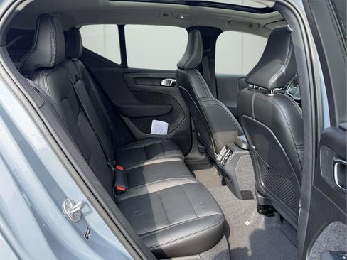 Used 2023 Volvo XC40 B5 Plus w/ Climate Package AWD/4WD image 12