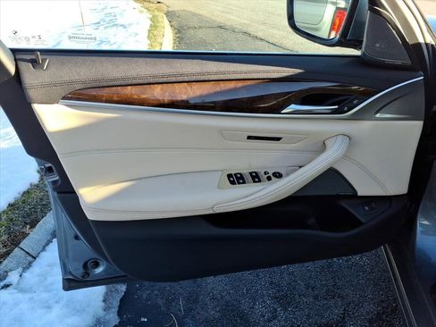 Used 2020 BMW 540i xDrive w/ Premium Package image 14