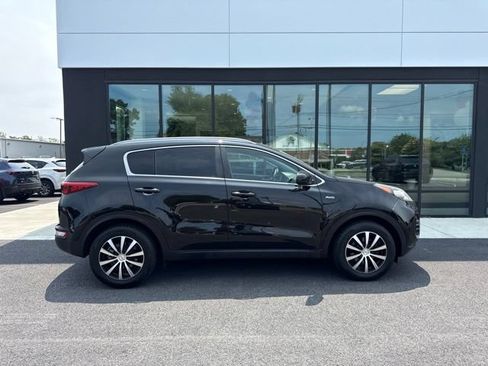 Used 2018 Kia Sportage LX w/ LX Popular Package AWD/4WD image 2