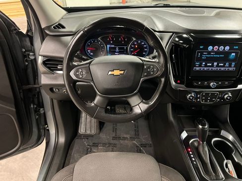 Used 2019 Chevrolet Traverse LT image 15