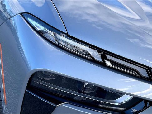 Used 2025 BMW X7 xDrive40i w/ Executive Package image 58