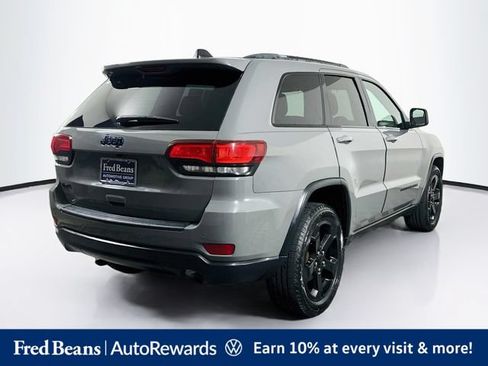 Used 2019 Jeep Grand Cherokee Laredo AWD/4WD image 9