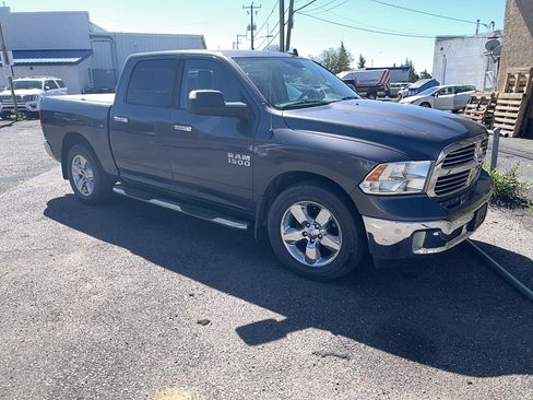 Used 2017 RAM 1500 Big Horn RWD image 3