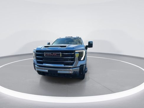 Used 2025 GMC Sierra 3500 SLT w/ SLT Premium Package AWD/4WD image 4