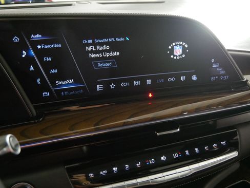Used 2023 Cadillac Escalade ESV Premium Luxury Platinum w/ LPO, Floor Liner Package AWD/4WD image 22