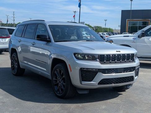 New 2026 Jeep Grand Cherokee L Limited AWD/4WD image 2