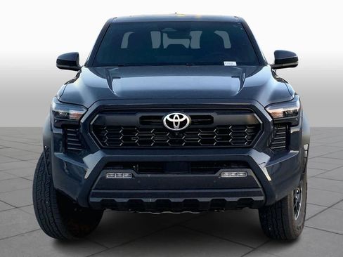 Used 2024 Toyota Tacoma TRD Off-Road w/ TRD Off Road Premium Package image 4