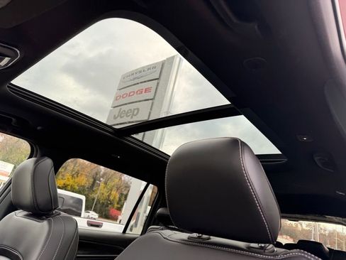 New 2025 Jeep Grand Cherokee L Limited image 21