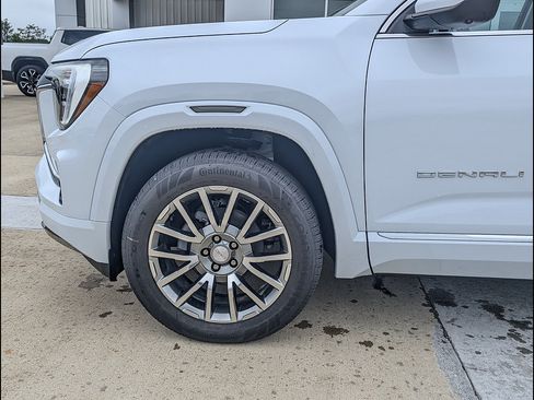 New 2027 GMC Terrain Denali w/ LPO, Floor Liner Package AWD/4WD image 10