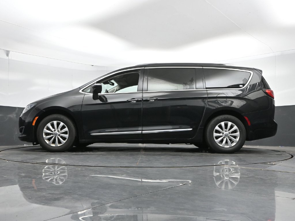 Used 2019 Chrysler Pacifica Touring-L w/ Advanced Safetytec Group FWD image 46
