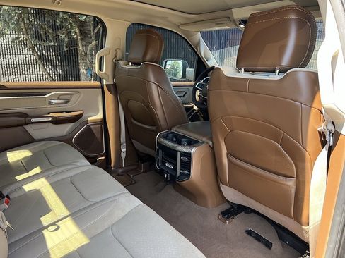 Used 2019 RAM 1500 Laramie image 32