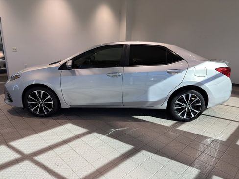 Used 2017 Toyota Corolla SE image 2