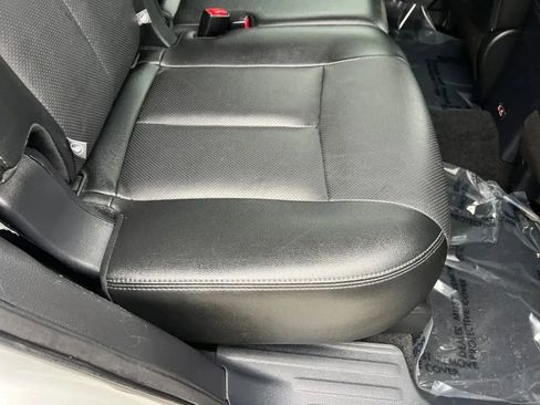 Used 2019 Nissan Rogue SL w/ Premium Package image 19