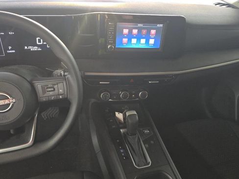 Used 2025 Nissan Kicks S image 14