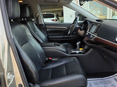 Used 2016 Toyota Highlander Limited Platinum image 10