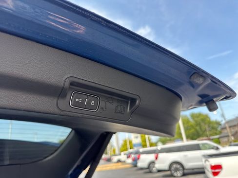 Used 2023 Ford Explorer XLT w/ Equipment Group 202A AWD/4WD image 14