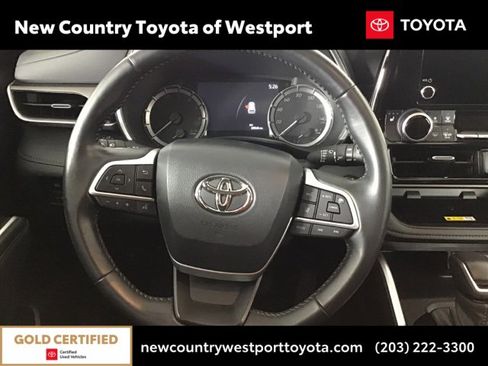 Certified 2023 Toyota Highlander XLE image 11