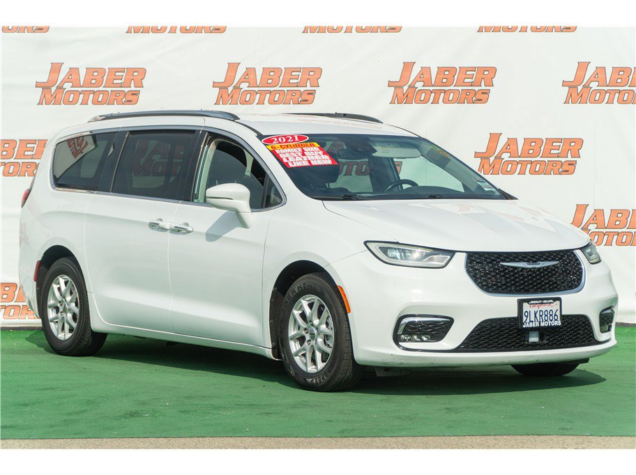Used 2021 Chrysler Pacifica Touring-L FWD image 1