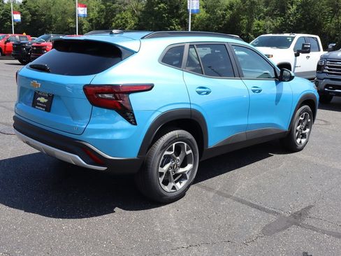 New 2026 Chevrolet Trax LT w/ LT Convenience Package FWD image 22
