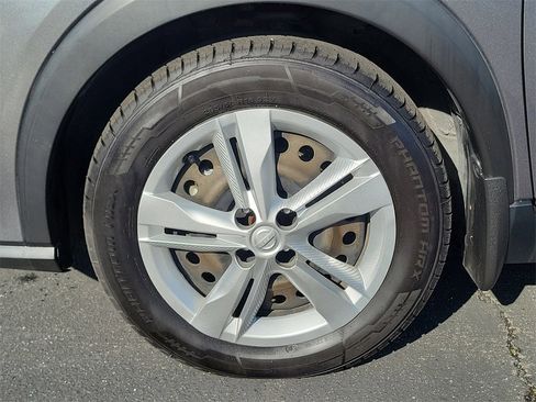 Used 2022 Nissan Kicks S image 26