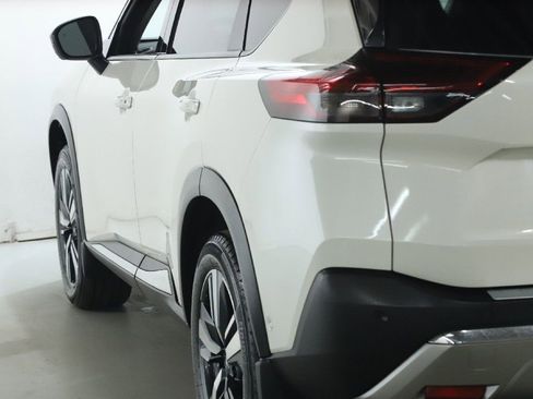 Certified 2021 Nissan Rogue Platinum image 46