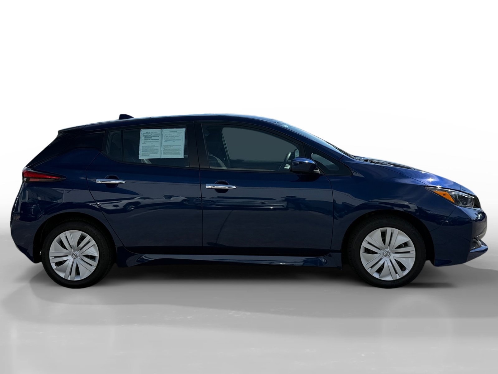 Used 2025 Nissan Leaf S FWD image 6