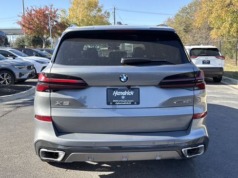 Used 2026 BMW X5 xDrive40i w/ M Sport Package AWD/4WD image 8