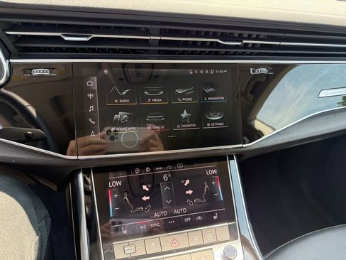 Used 2023 Audi Q8 Premium image 9