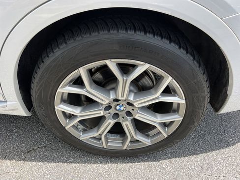 Used 2021 BMW X7 xDrive40i w/ Premium Package AWD/4WD image 16