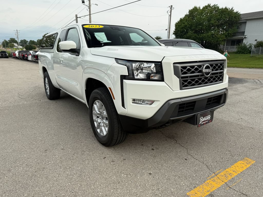 Used 2023 Nissan Frontier SV w/ SV Convenience Package AWD/4WD image 3