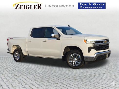 Used 2022 Chevrolet Silverado 1500 LT AWD/4WD image 1