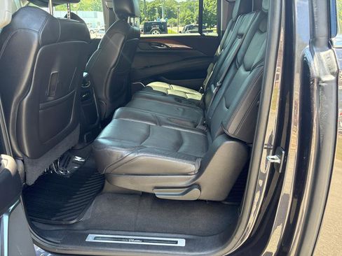 Used 2016 Cadillac Escalade ESV Premium image 19