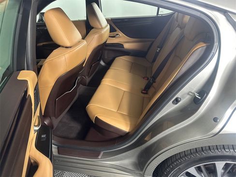 Used 2020 Lexus ES 300h w/ Premium Package image 21