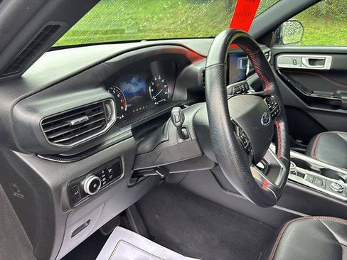 Certified 2023 Ford Explorer ST-Line AWD/4WD image 13