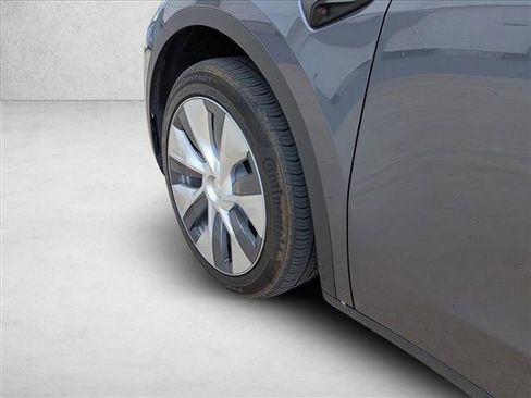 Used 2023 Tesla Model Y Long Range image 10