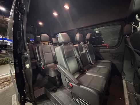 Used 2024 Mercedes-Benz Sprinter 2500 image 4