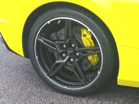 Used 2023 Chevrolet Corvette Stingray Preferred Cpe w/ Z51 Performance Package RWD image 9